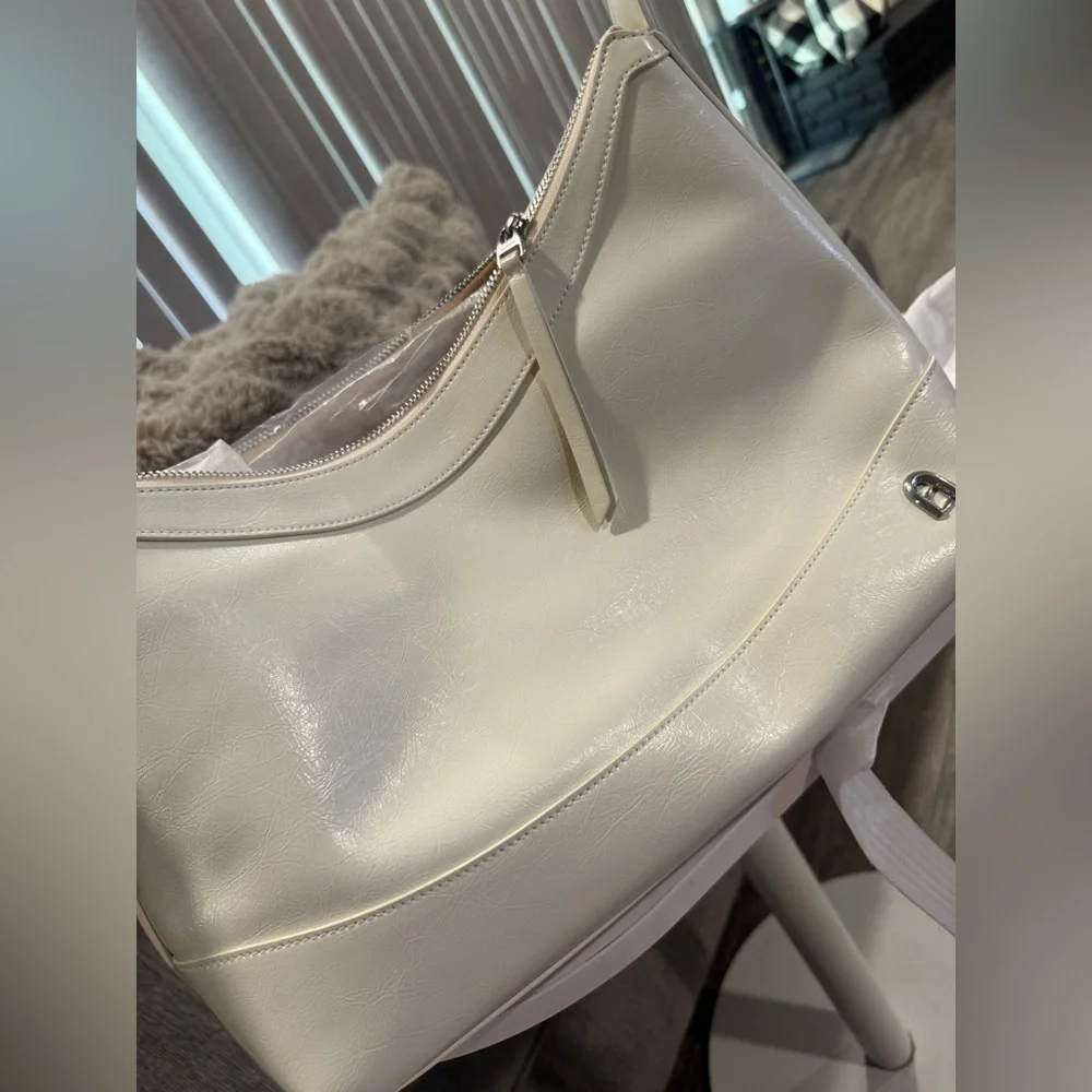 ONE DAY SALE✨  LA FESTIN luxury hobo Cream  Bag